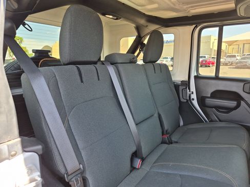 Used 2024 Jeep Wrangler Unlimited AWD/4WD image 24