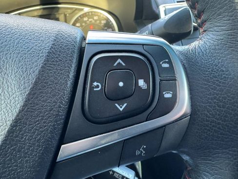 Used 2015 Toyota Camry SE FWD image 14