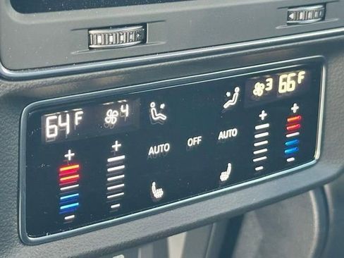 New 2026 Audi SQ8 Prestige image 18