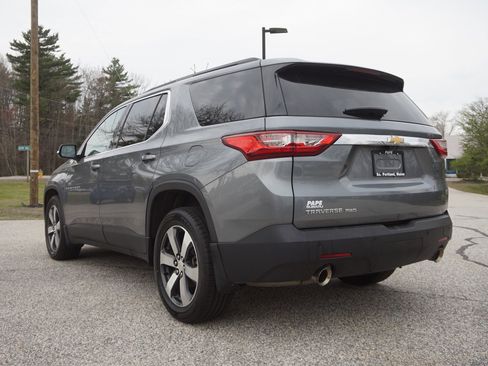 Used 2019 Chevrolet Traverse LT w/ LT Premium Package AWD/4WD image 7