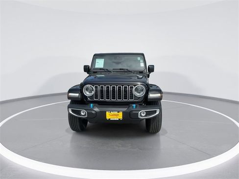 Used 2024 Jeep Wrangler Unlimited Sahara image 3