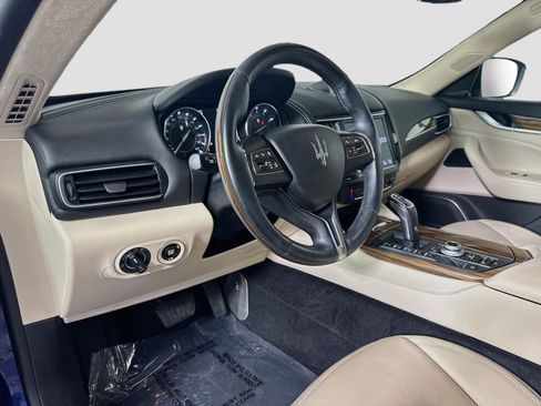 Used 2022 Maserati Levante GT AWD/4WD image 23