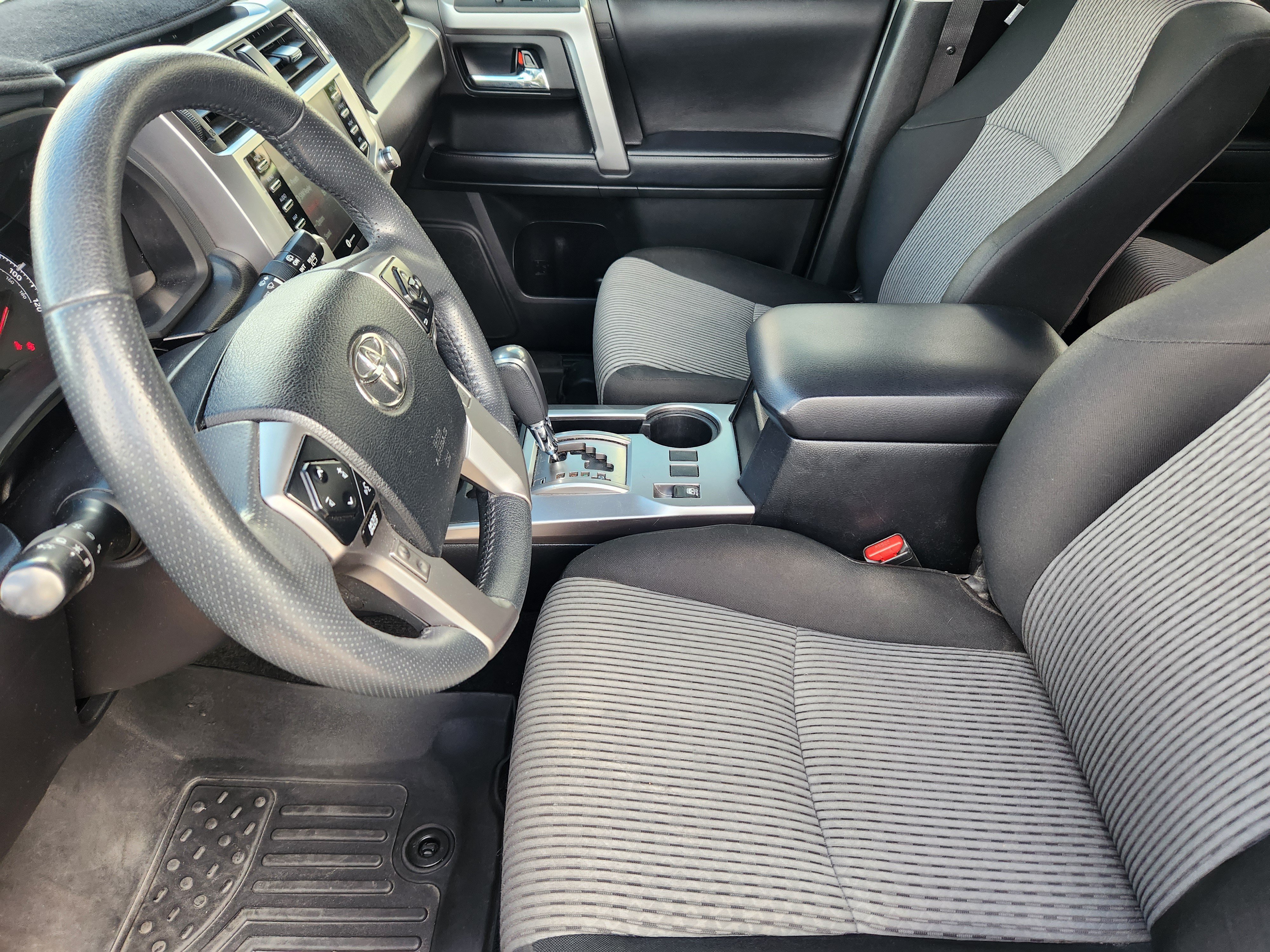 Used 2023 Toyota 4Runner SR5 AWD/4WD image 9