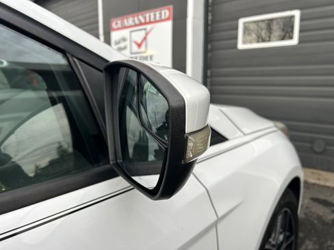 Used 2016 Ford Focus SE w/ SE Sport Package image 10