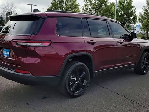 Used 2023 Jeep Grand Cherokee L Laredo image 8