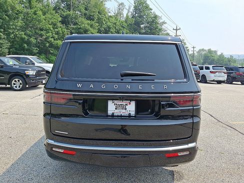 Used 2023 Jeep Wagoneer 4WD image 23