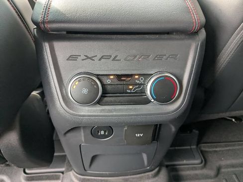 Used 2025 Ford Explorer ST-Line w/ ST-Line Street Pack AWD/4WD image 27
