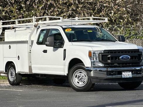 Used 2022 Ford F350 XL w/ Power Equipment Group image 2