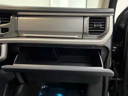 Used 2024 Ford Expedition XLT image 30