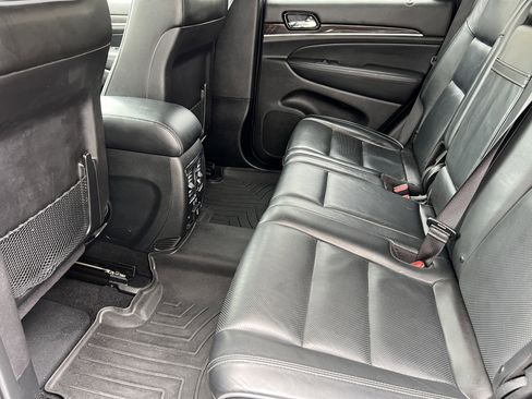 Used 2021 Jeep Grand Cherokee Overland AWD/4WD image 18