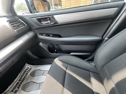 Used 2018 Subaru Outback 2.5i Premium image 12