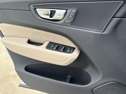 New 2026 Volvo XC60 B5 Core AWD/4WD image 17