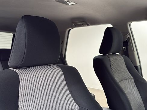 Used 2016 Toyota 4Runner SR5 image 19