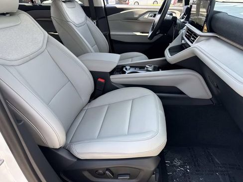 New 2025 Ford Explorer Active w/ Active Comfort Package image 11