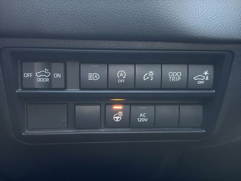 Used 2023 Toyota Tundra Limited AWD/4WD image 12