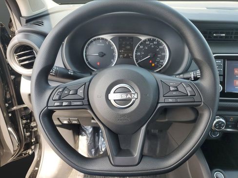 New 2025 Nissan Kicks Play S image 15