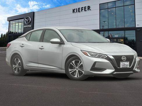 Used 2021 Nissan Sentra SV image 2