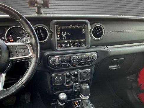 Used 2021 Jeep Wrangler Unlimited Sahara w/ Cold Weather Group AWD/4WD image 9