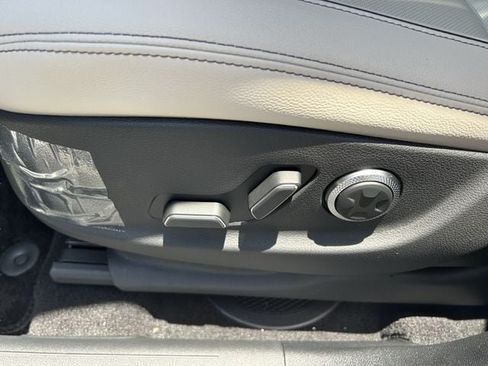 New 2026 Genesis GV70 2.5T Advanced AWD/4WD image 25