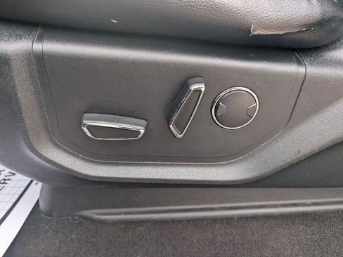 Used 2018 Ford F150 Lariat w/ Equipment Group 502A Luxury image 33