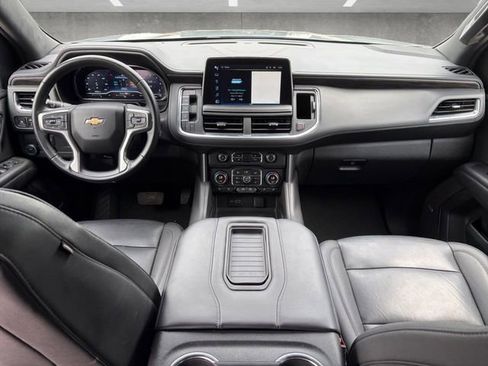 Used 2024 Chevrolet Suburban LT RWD image 20