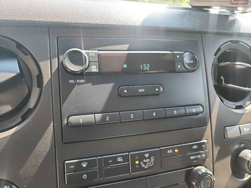 Used 2016 Ford F250 XL w/ Power Equipment Group image 26