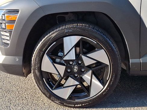 Certified 2024 Hyundai Kona Limited AWD/4WD image 8