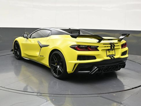 Used 2023 Chevrolet Corvette Z06 RWD image 3