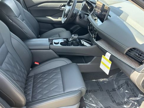New 2026 Nissan Rogue Platinum AWD/4WD image 12