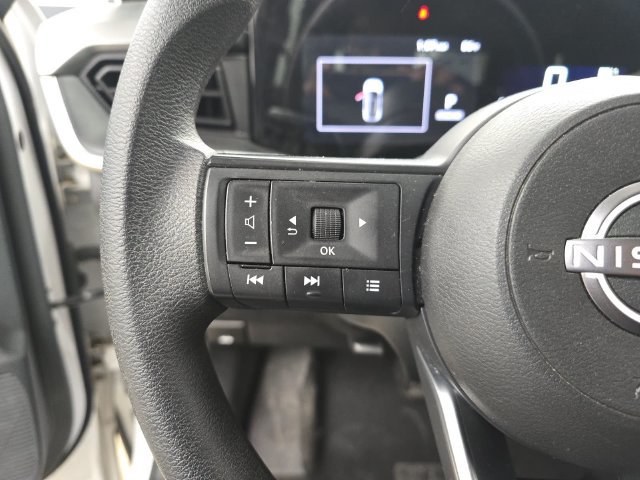 Used 2025 Nissan Kicks S FWD image 15