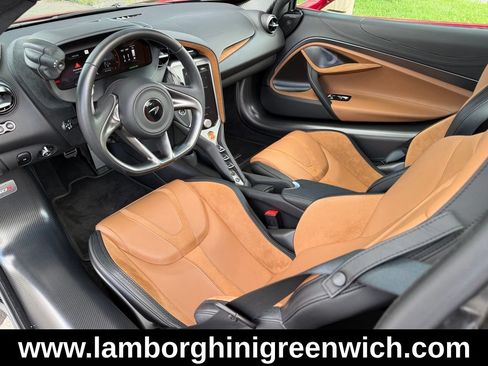 Used 2025 McLaren 750S RWD image 22