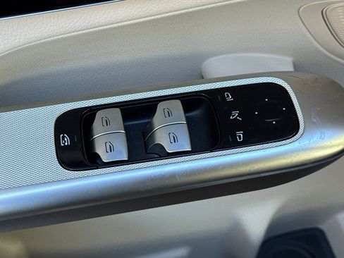 New 2026 Mercedes-Benz GLC 300 image 24