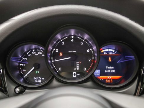 Certified 2026 Porsche Macan AWD/4WD image 28