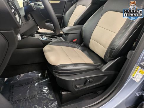 Used 2022 Ford Escape Titanium w/ Titanium Premium Package image 11