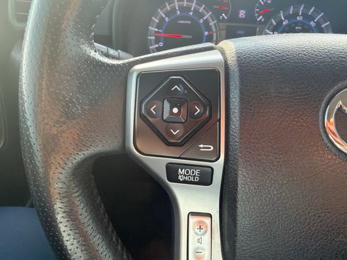 Used 2017 Toyota 4Runner SR5 RWD image 18