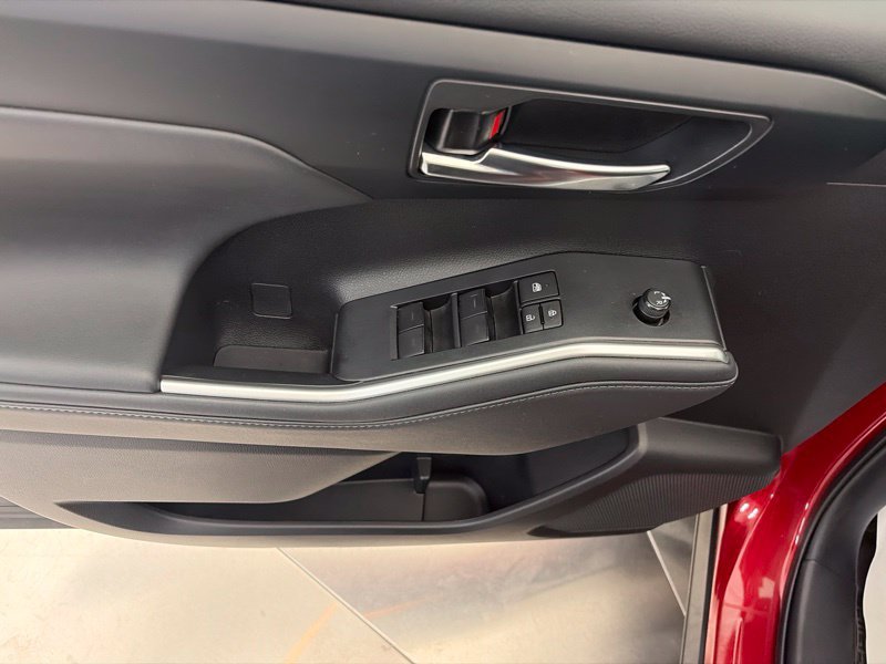 Used 2022 Toyota Highlander XLE AWD/4WD image 24