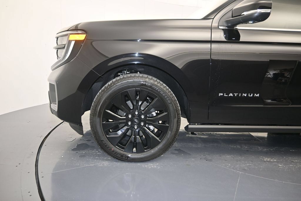 New 2026 Ford Expedition Platinum w/ Driver's Package AWD/4WD image 9