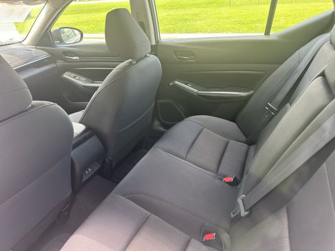 Used 2024 Nissan Altima 2.5 SV FWD image 22