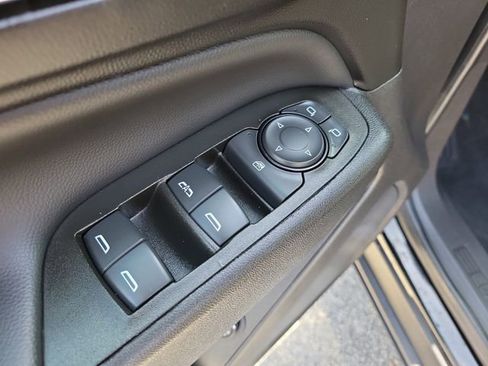 Used 2024 Chevrolet Equinox LT FWD image 19