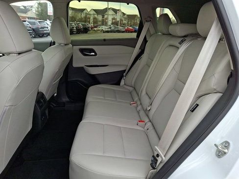 Used 2024 Nissan Rogue SV w/ SV Premium Package image 13