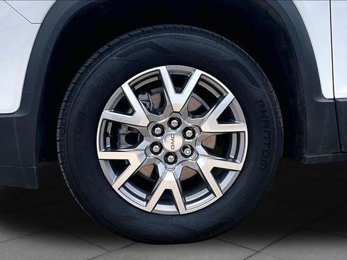 Used 2022 GMC Acadia SLT w/ Preferred Package FWD image 11