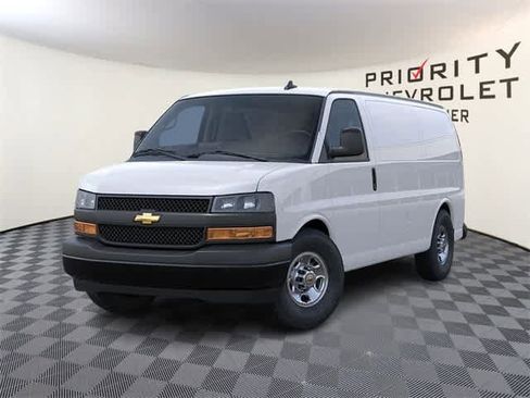 New 2025 Chevrolet Express 3500 image 6