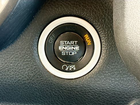 Used 2021 RAM 2500 Tradesman w/ Chrome Appearance Group image 21