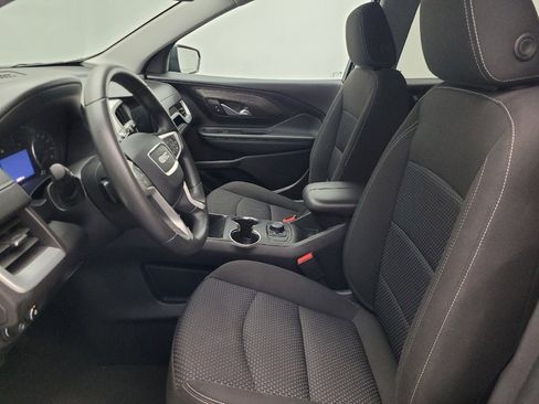 Used 2024 GMC Terrain SLE image 17