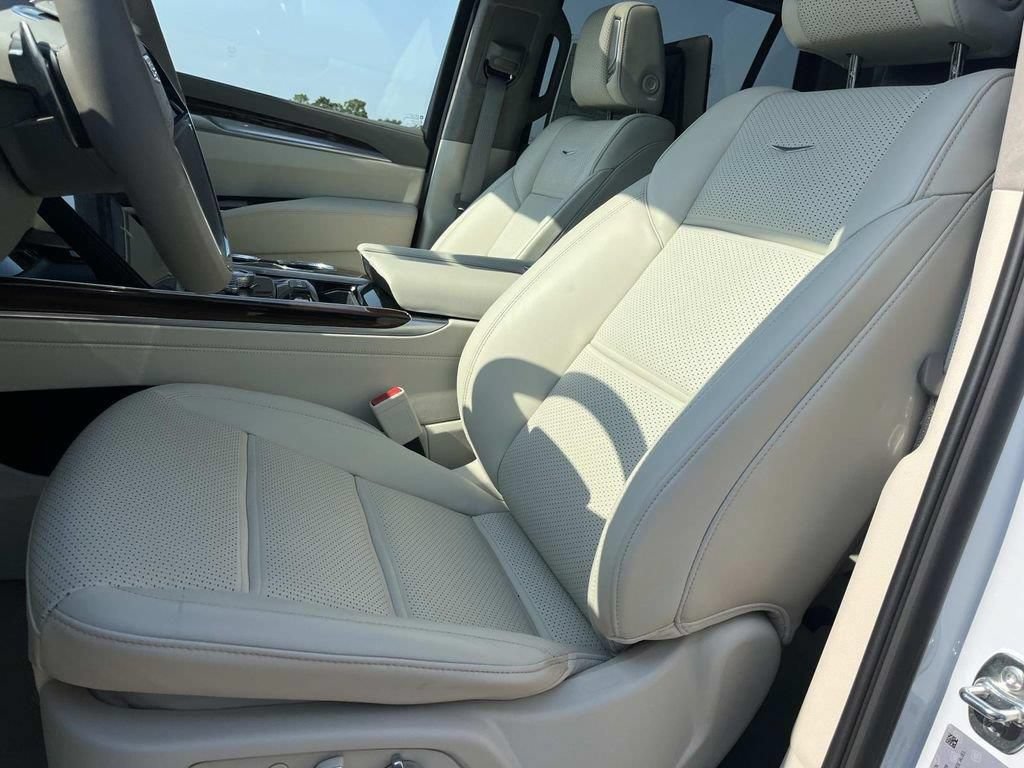 Certified 2026 Cadillac Escalade Platinum Sport AWD/4WD image 29