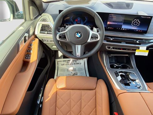 New 2026 BMW X7 xDrive40i w/ M Sport Package image 17