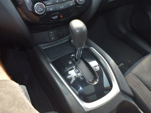 Used 2015 Nissan Rogue SV w/ SV Premium Package AWD/4WD image 17