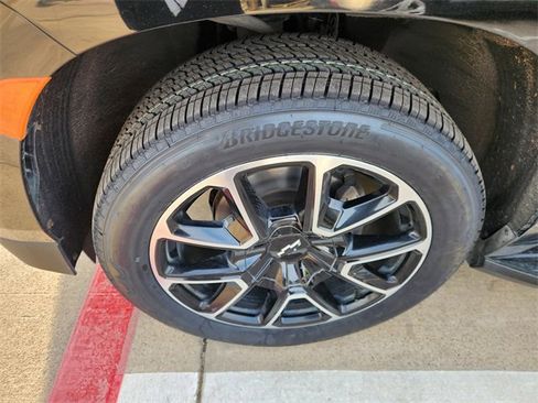 Used 2022 Chevrolet Suburban RST w/ Luxury Package RWD image 8