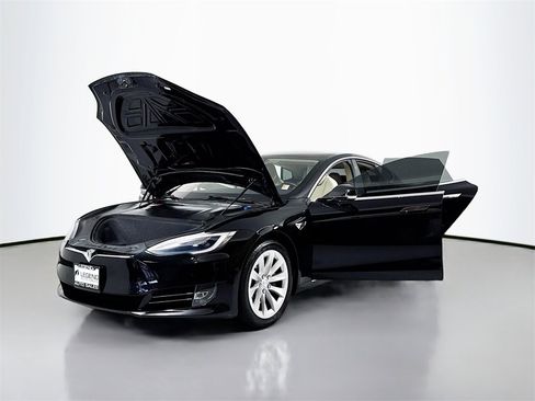 Used 2018 Tesla Model S 75D image 25
