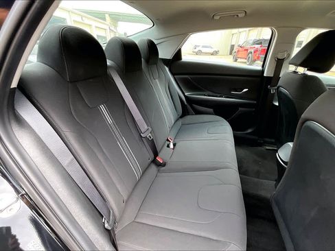 Used 2023 Hyundai Elantra SEL FWD image 19